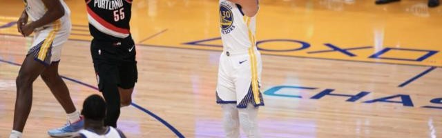 开云体育下载官网-侧翼防线被对手捅成蚂蜂窝 勇士面临棘手防守难题