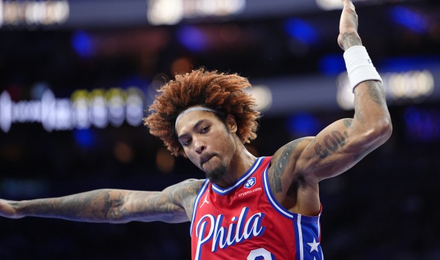 开云体育下载网页版-活力十足！乌布雷战旧主砍下21分4板 输球但正负值+13全场最高