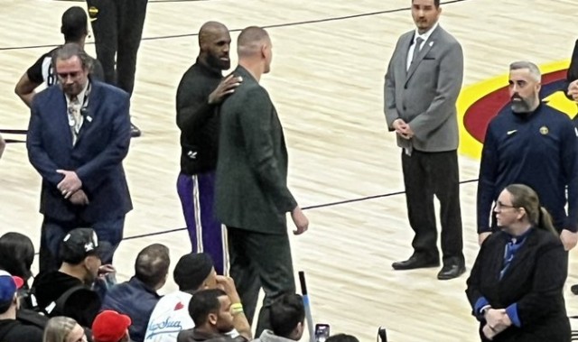 开云体育下载网页版-詹姆斯：24年奥运会与约基奇的对决是我参加过的最杰出比赛之一