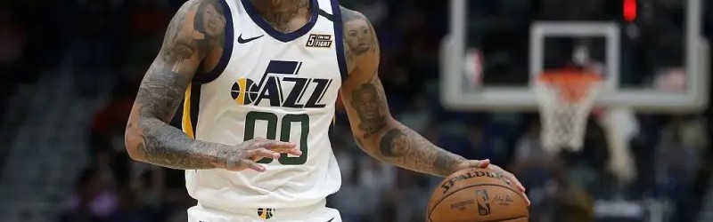 开云体育下载官网-克拉克森：爵士播放致敬视频时，我努力控制不让眼泪流下来